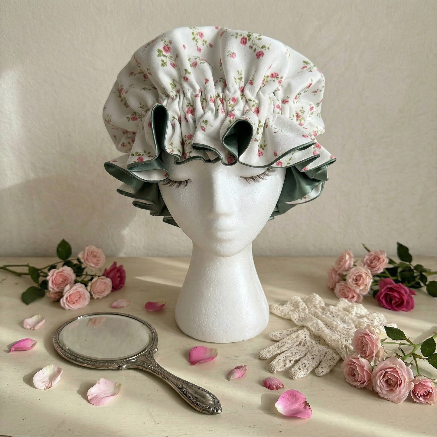 Boneta satin- Roses